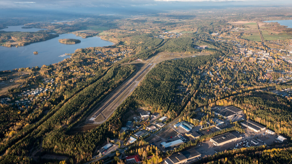 Nummelan lentokenttä etelän suunnasta nähtynä. 
Kuvattu: 14.10.2020
Kuvaaja: Toma